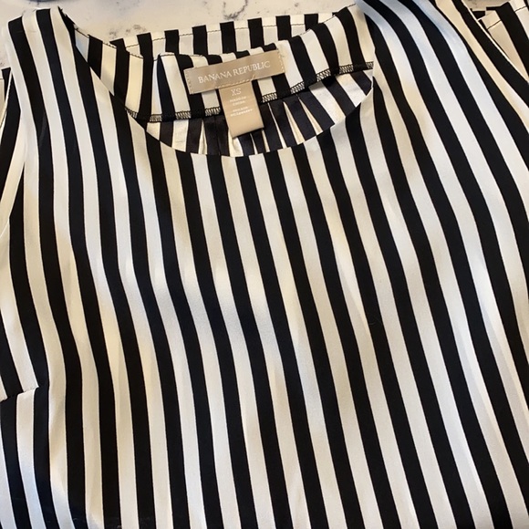 Banana Republic Black and White Striped Top - Picture 8 of 8